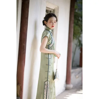 Прост и елегантен Чонсам с флорални принтом за жени в Китайската Република, Подобрена традиционната китайска облекло за ежедневието - Изображение 2  