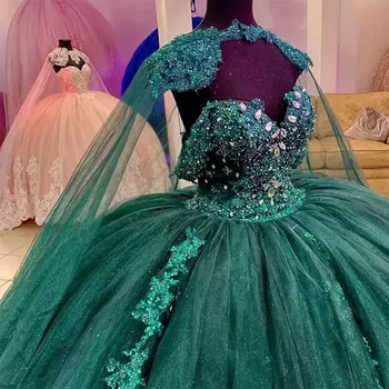 Изумрудено-зелена бална рокля, буйни рокли 15-годишна давност 2024 г. с открити рамене и кристали, рокля за парти по случай рождения ден - Изображение 2  