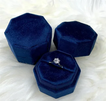 Осмоъгълна Кадифе малка кутийка за пръстени С една и две отделения за предложения за Сватбени снимки с Монограм на паметта Подпори за сватбени снимки - Изображение 1  